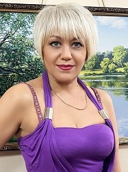 Ukraine single woman Larisa