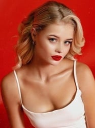 Beautiful Ukraine woman Snizhana