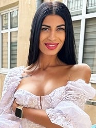 Ukrainian single woman Alina