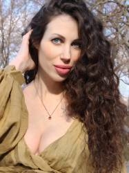 Addresses hot Ukraine women Olena