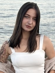 Addresses hot Ukraine women Lesia