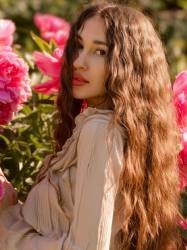 Addresses hot Ukraine women Kristina